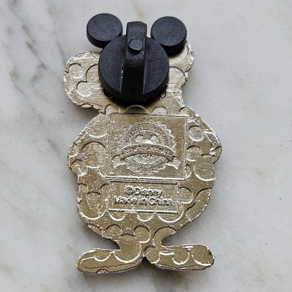 Bernard From The Rescuers Disney Pin - Picture 2 of 2